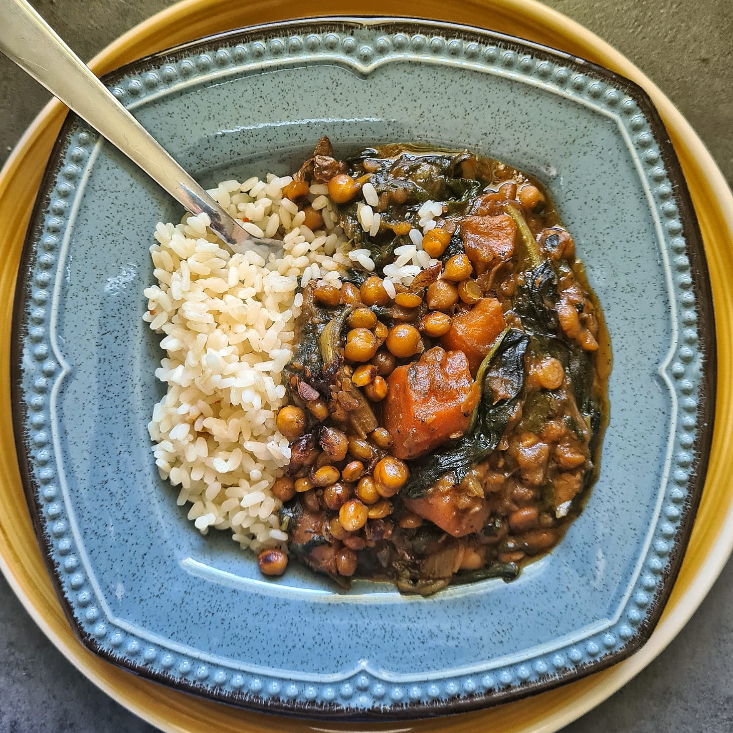 Curry od batata, blitve i slanutka