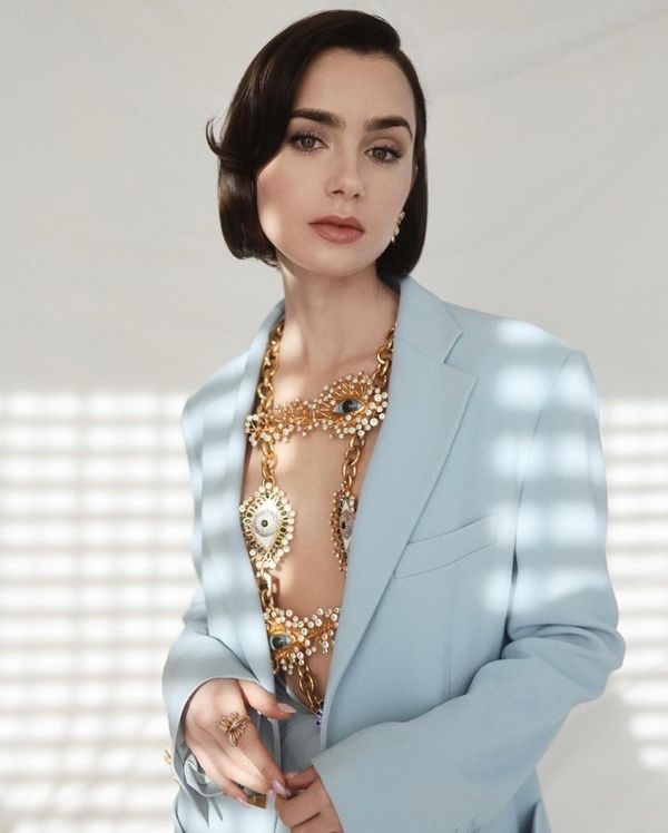 Lily Collins bob frizura