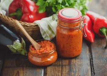 Brzi recept za ajvar - domaći ajvar u manje od sat vremena