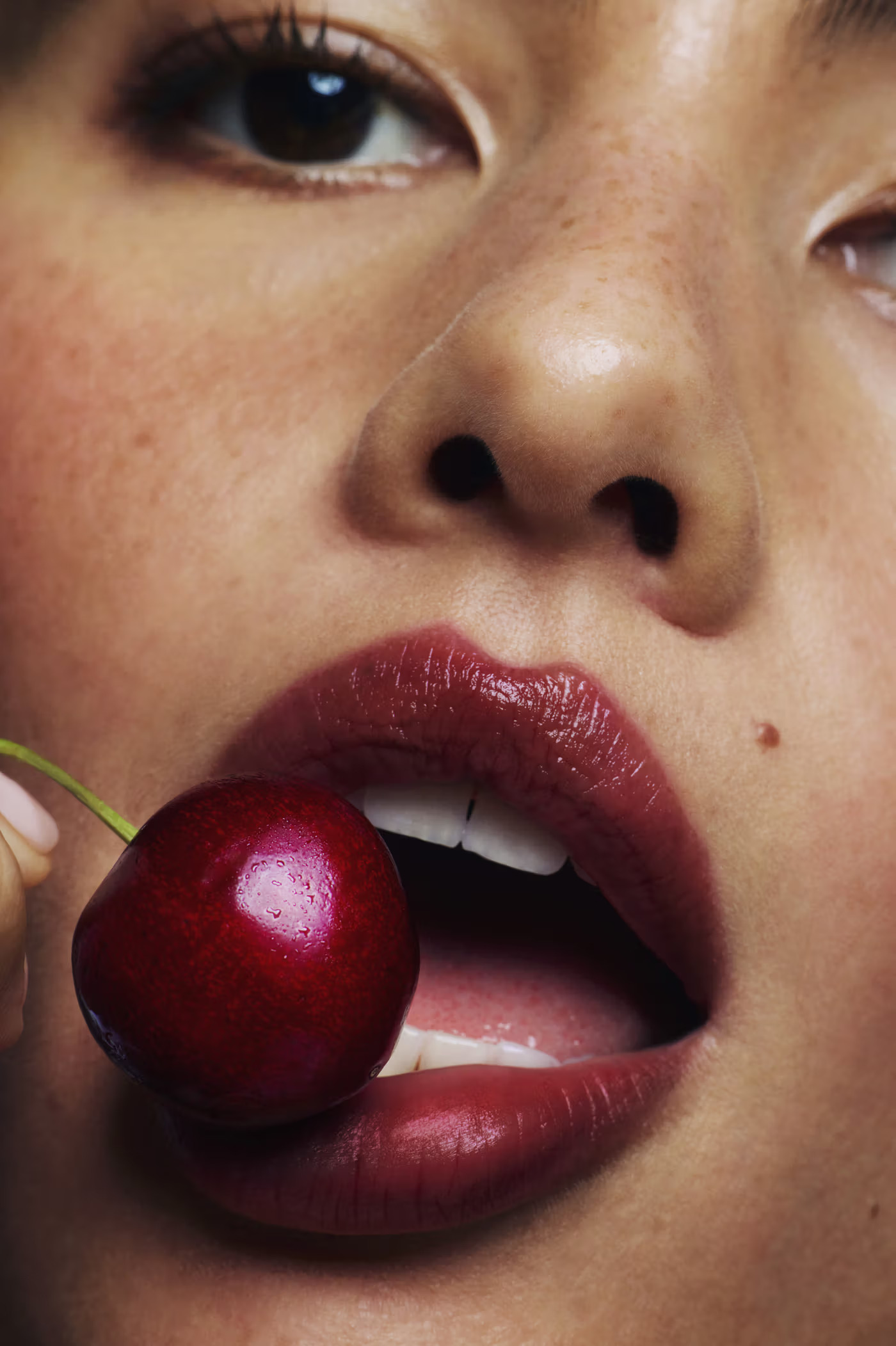 Nova kolekcija Glossier cherry lips beauty trendovi za 2025 ljepota i zdravlje