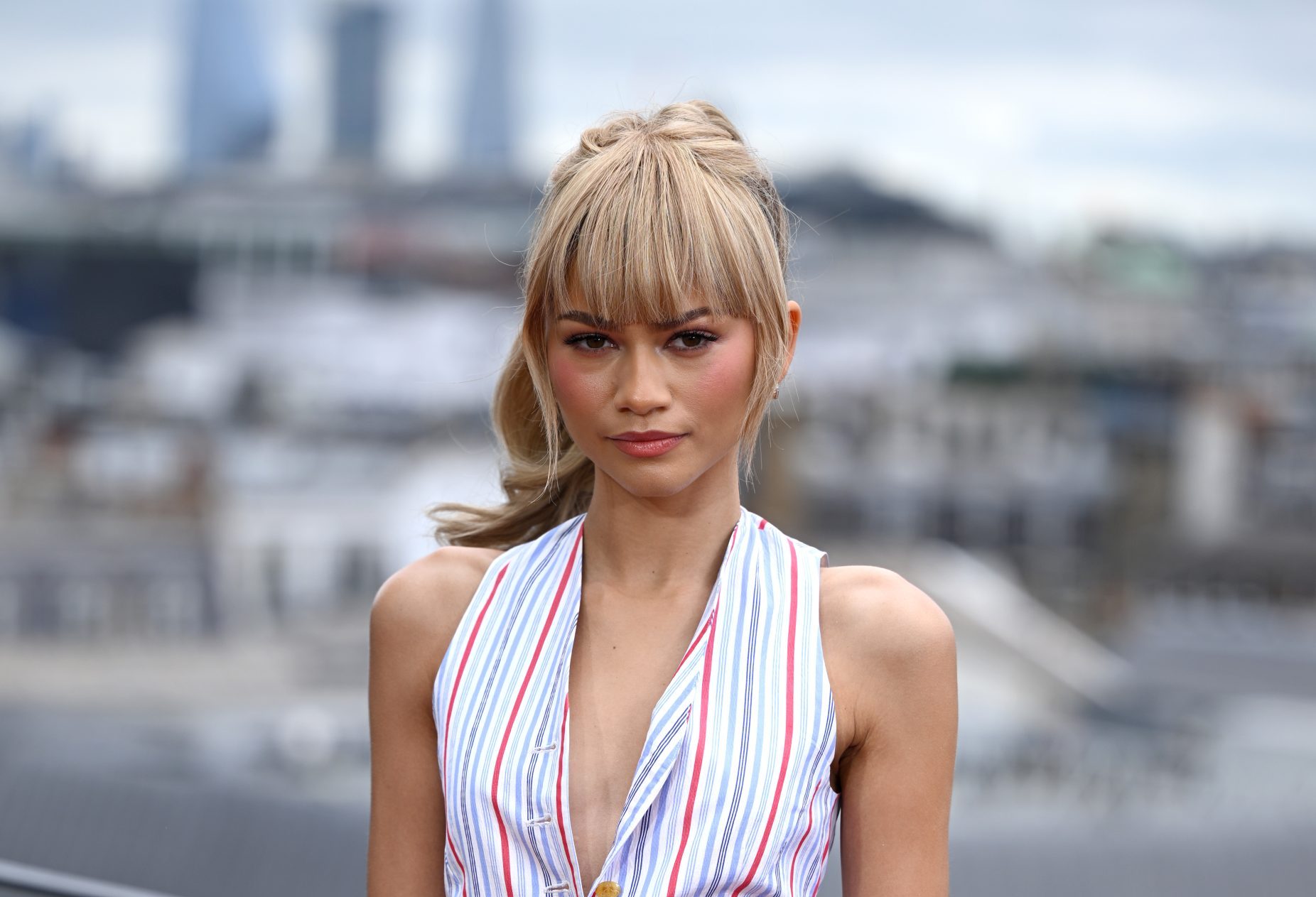 Zendaya vratila guste šiške u modu